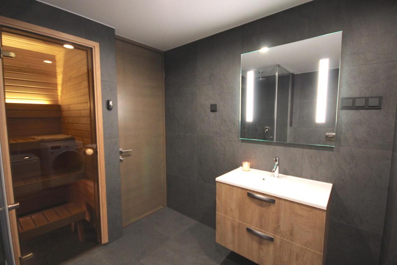 Tonismae Premium Apartment With Sauna Tallinn Exterior photo